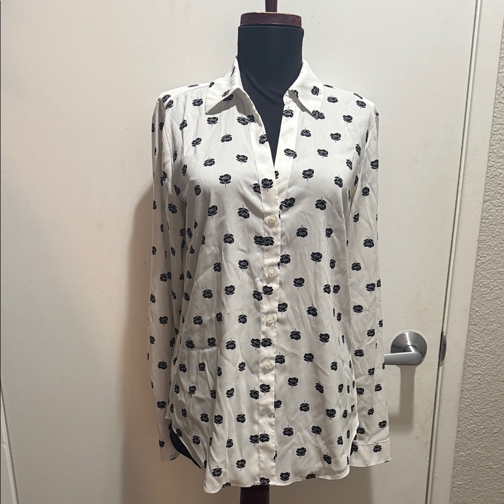 Ann Taylor White and Black Button Down Shirt